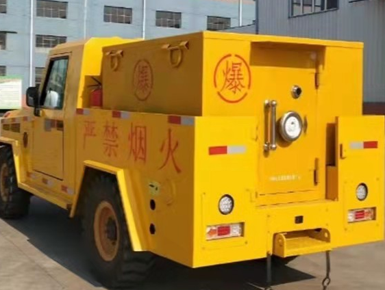 碧江凯龙爆破器材运输车：保障爆破任务的安全运行